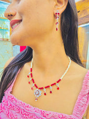 SILVER NECKLACE